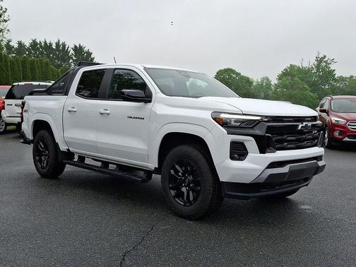 Summit White 2025 Chevrolet Colorado Z71