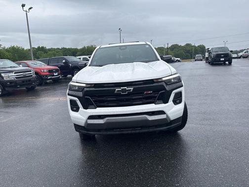 Summit White 2025 Chevrolet Colorado Z71