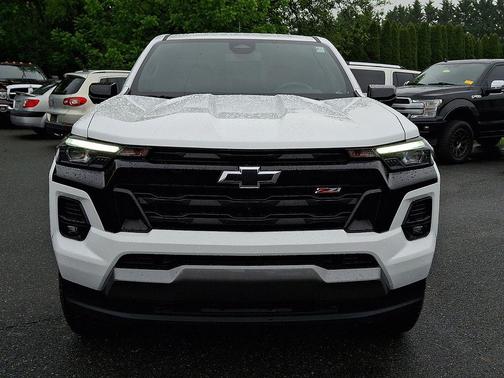 Summit White 2025 Chevrolet Colorado Z71