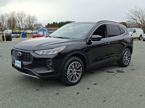 2025 Ford Escape PHEV SE