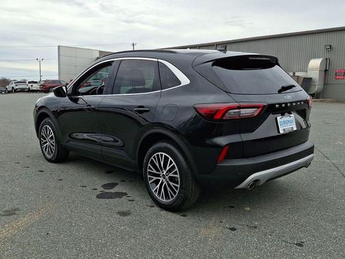 2025 Ford Escape PHEV SE