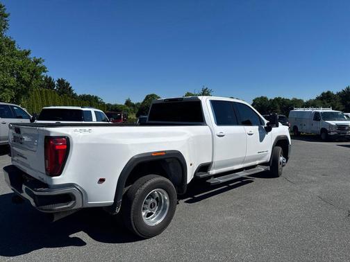 Summit White 2023 GMC Sierra 3500 SLE