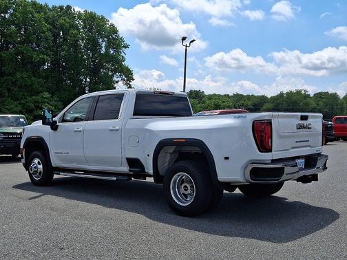 Summit White 2023 GMC Sierra 3500 SLE