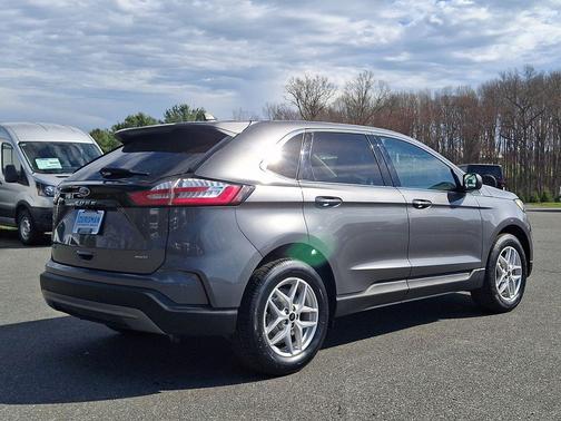 Carbonized Gray Metallic 2024 Ford Edge SEL