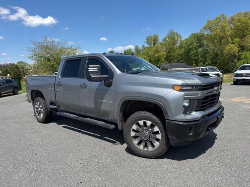 Sterling Gray Metallic 2024 Chevrolet Silverado 2500 Custom