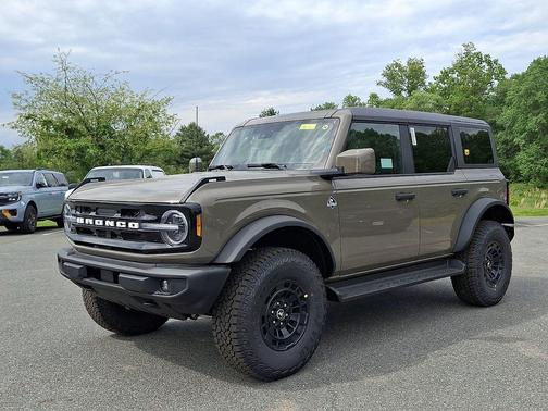 Marsh Gray 2026 Ford Bronco Outer Banks