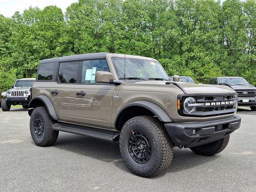 Marsh Gray 2026 Ford Bronco Outer Banks