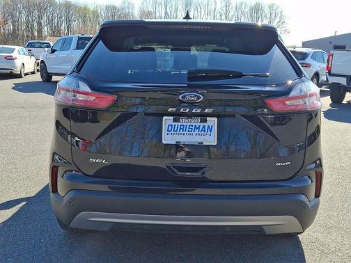 Agate Black Metallic 2024 Ford Edge SEL