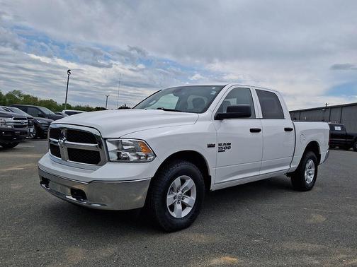 Bright White Clearcoat 2022 RAM 1500 Classic SLT