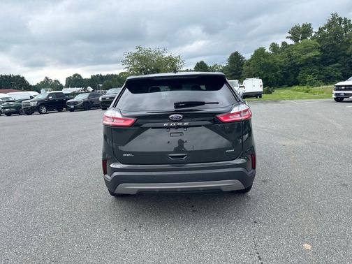 Green Metallic 2023 Ford Edge SEL