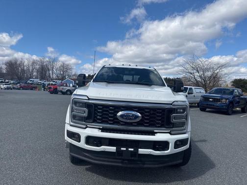 2025 Ford F-450 Platinum