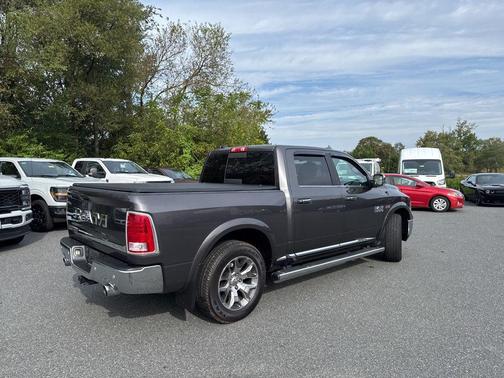 2017 RAM 1500 Limited Crew Cab 4x4 5'7' Box