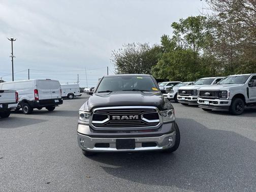 2017 RAM 1500 Limited Crew Cab 4x4 5'7' Box