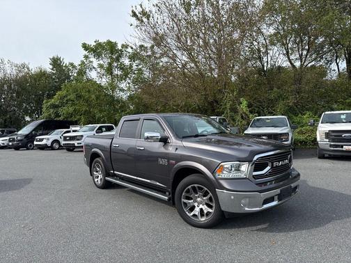 2017 RAM 1500 Limited Crew Cab 4x4 5'7' Box