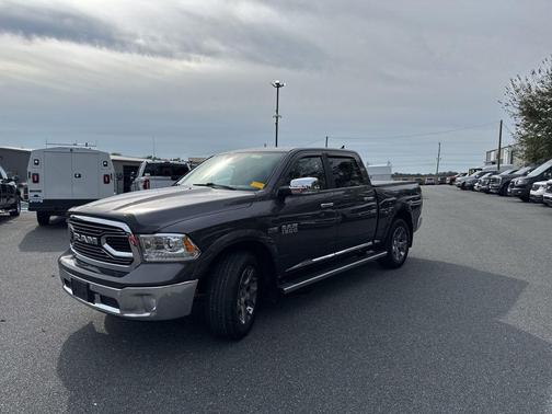 2017 RAM 1500 Limited Crew Cab 4x4 5'7' Box