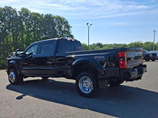 Agate Black Metallic 2026 Ford F-450 Platinum