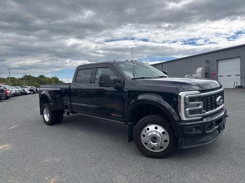 Agate Black Metallic 2026 Ford F-450 Platinum