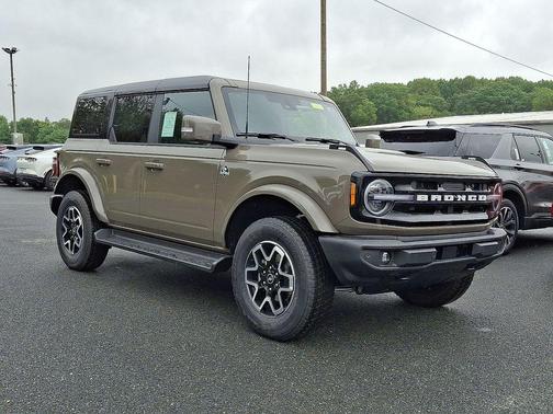 2025 Ford Bronco Outer Banks