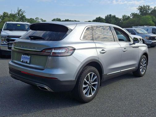 2022 Lincoln Nautilus Standard