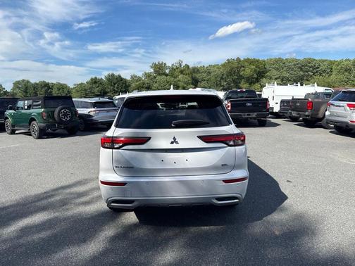 Mercury Gray Metallic 2022 Mitsubishi Outlander SEL