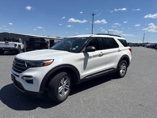 Star White Metallic Tri-Coat 2023 Ford Explorer XLT