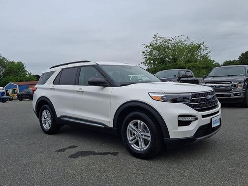 Star White Metallic Tri-Coat 2023 Ford Explorer XLT