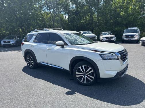 Pearl White Tricoat 2024 Nissan Pathfinder Platinum 4WD