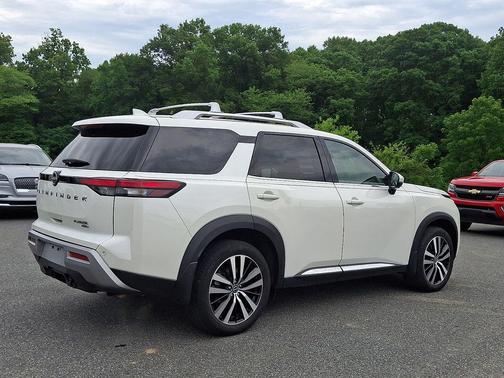 Pearl White Tricoat 2024 Nissan Pathfinder Platinum 4WD