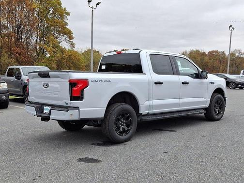 2025 Ford F-150 Lightning XLT