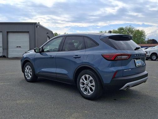 Vapor Blue Metallic 2025 Ford Escape Active
