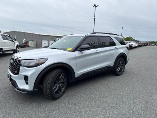 Space White Metallic 2026 Ford Explorer ST
