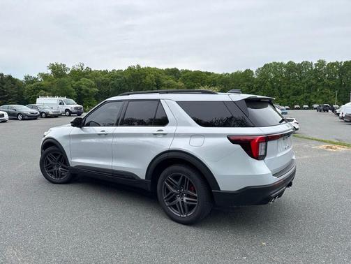 Space White Metallic 2026 Ford Explorer ST