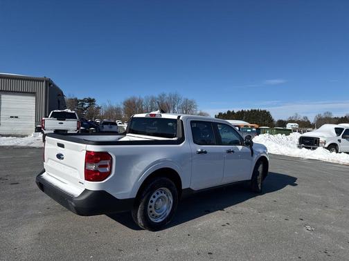 2022 Ford Maverick XL