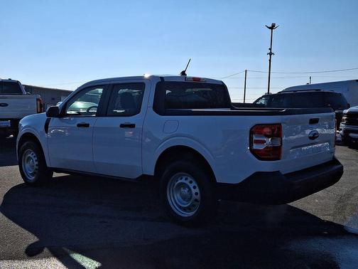 2022 Ford Maverick XL