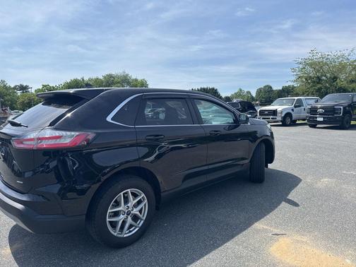 Agate Black Metallic 2022 Ford Edge SEL
