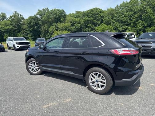 Agate Black Metallic 2022 Ford Edge SEL