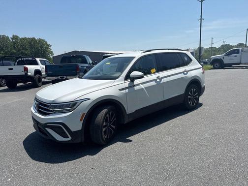 Pure White 2023 Volkswagen Tiguan 2.0T S