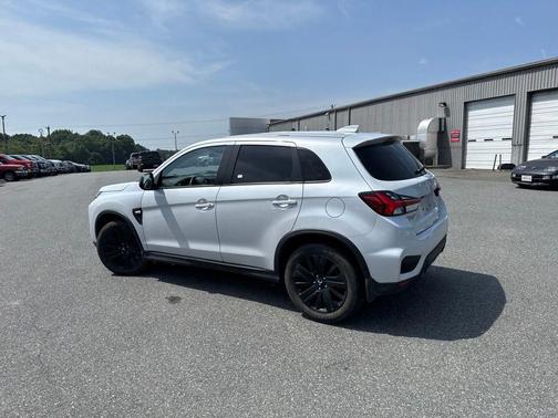 White Diamond 2022 Mitsubishi Outlander Sport 2.0 LE