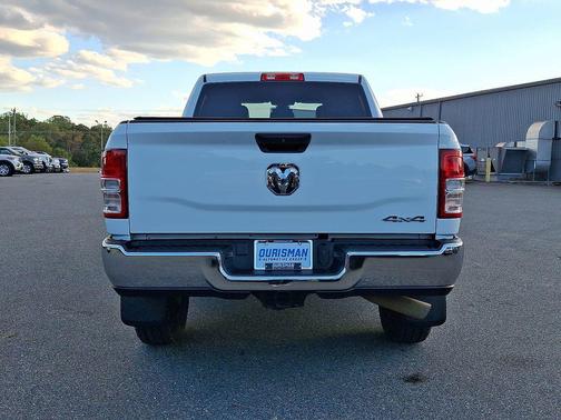 2023 RAM 2500 Tradesman Crew Cab 4x4 6'4' Box