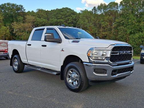 2023 RAM 2500 Tradesman Crew Cab 4x4 6'4' Box