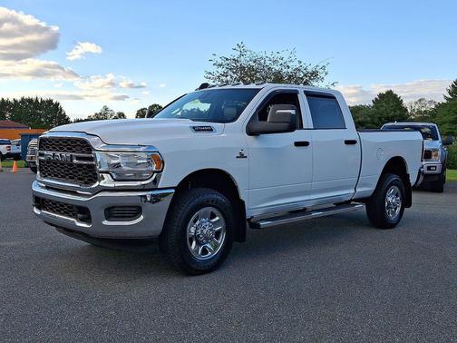 2023 RAM 2500 Tradesman Crew Cab 4x4 6'4' Box