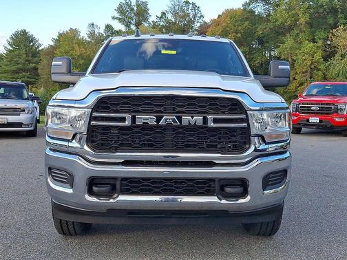 2023 RAM 2500 Tradesman Crew Cab 4x4 6'4' Box