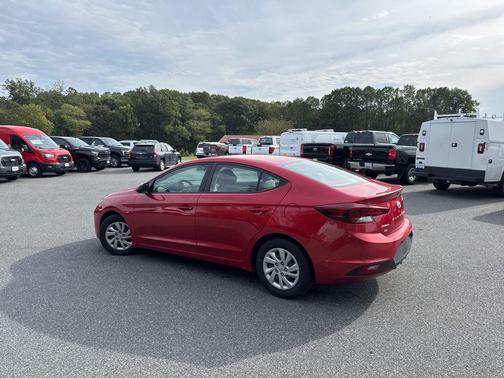 2020 Hyundai ELANTRA SE