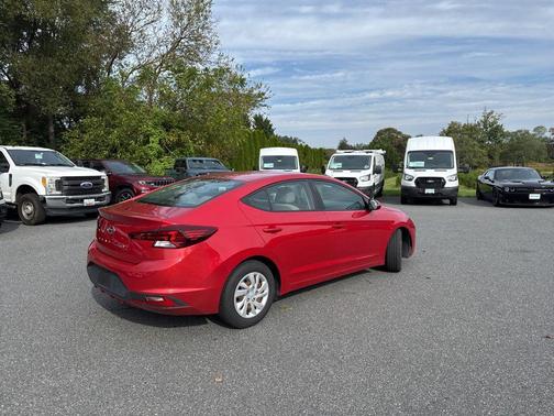 2020 Hyundai ELANTRA SE