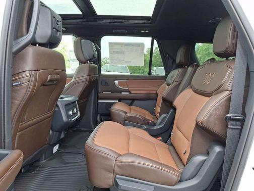 Star White Metallic Tri-Coat 2026 Ford Expedition Max King Ranch