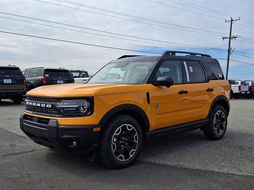 Orange Fury Metallic Tri-Coat 2026 Ford Bronco Sport Outer Banks