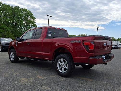 Ruby Red Metallic Tinted Clearcoat 2026 Ford F-150 XLT
