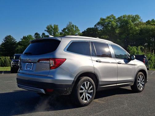 Lunar Silver Metallic 2022 Honda Pilot AWD EX-L