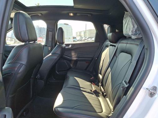 2026 Ford Escape ST-Line Elite