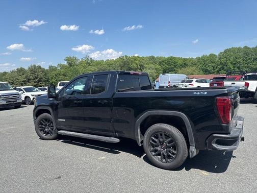 Onyx Black 2023 GMC Sierra 1500 Elevation